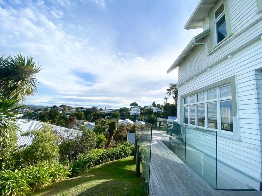 Spectacular View Atop Hill - Space For All! Villa *